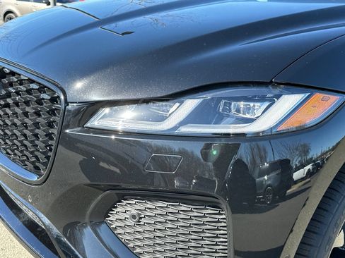 Used 2026 Jaguar F-PACE R-Dynamic S AWD/4WD image 7