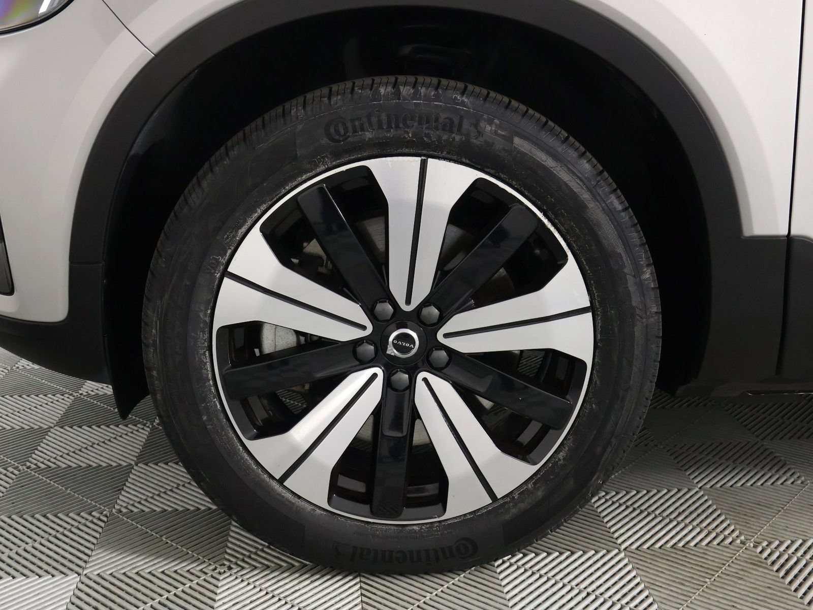 Certified 2023 Volvo XC40 Recharge Core w/ Protection Package Premier AWD/4WD image 26