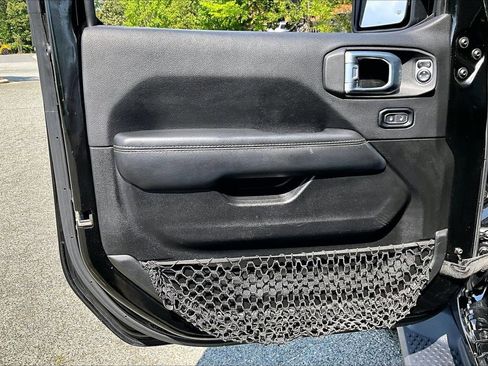 Certified 2022 Jeep Wrangler Unlimited Sahara w/ Cold Weather Group AWD/4WD image 26