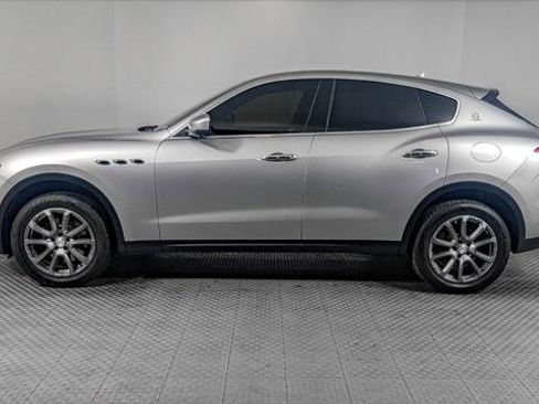 Used 2018 Maserati Levante 3.0L image 3