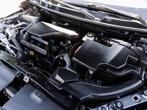 Used 2017 Nissan Rogue Sport SV w/ SV All-Weather Package AWD/4WD image 49