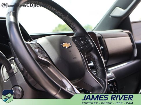 Used 2023 Chevrolet Silverado 1500 High Country w/ Technology Package AWD/4WD image 24