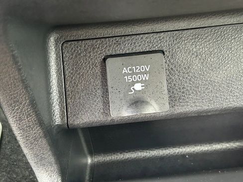 Used 2025 Toyota Sienna XSE image 25