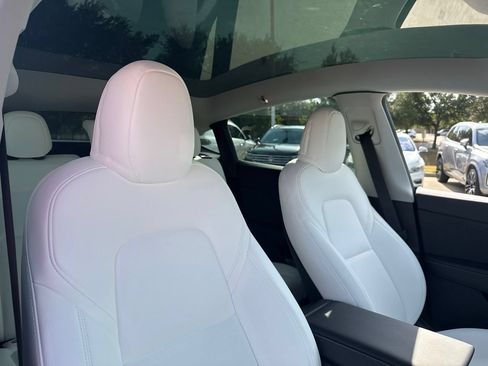 Used 2023 Tesla Model Y Long Range AWD/4WD image 17