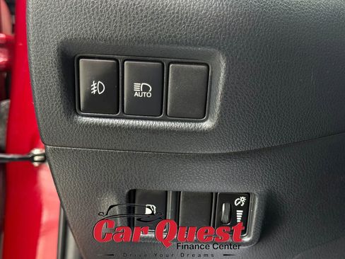 Used 2019 Toyota C-HR Limited FWD image 25