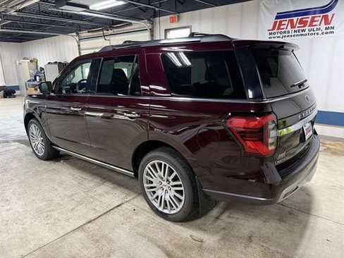 Used 2023 Ford Expedition Limited AWD/4WD image 5