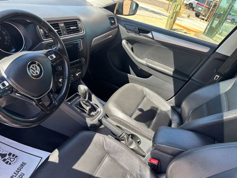 Used 2016 Volkswagen Jetta SE image 14