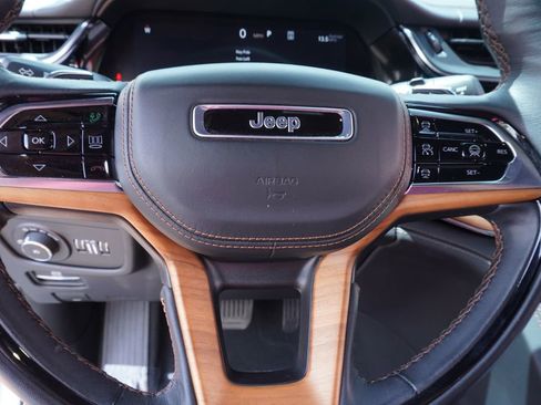 Used 2025 Jeep Grand Cherokee L Summit AWD/4WD image 19