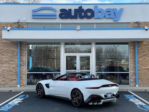 Used 2021 Aston Martin V8 Vantage Roadster image 8