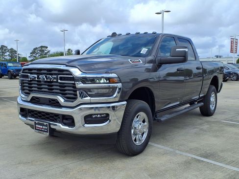 New 2026 RAM 2500 Tradesman AWD/4WD image 3