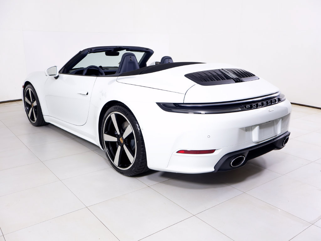Used 2026 Porsche 911 Carrera RWD image 3