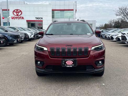 Used 2019 Jeep Cherokee Latitude Plus AWD/4WD image 2
