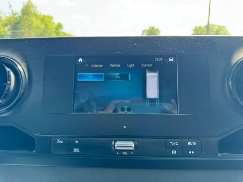 Used 2024 Mercedes-Benz Sprinter 2500 image 28