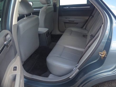 Used 2005 Chrysler 300 Touring RWD image 14
