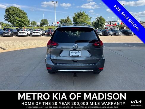 Used 2017 Nissan Rogue SV AWD/4WD image 4