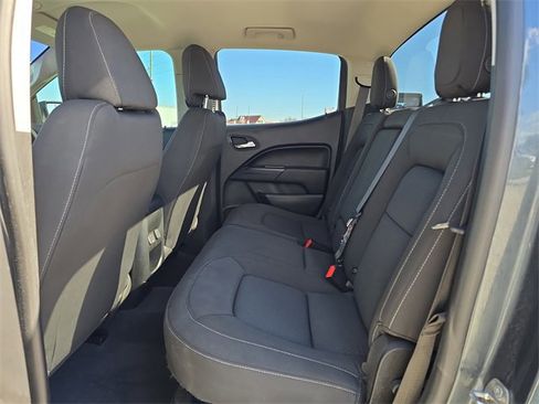 Used 2020 Chevrolet Colorado LT image 12