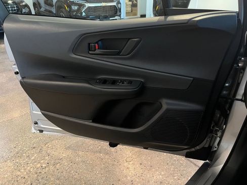 Used 2025 Toyota Prius LE image 20