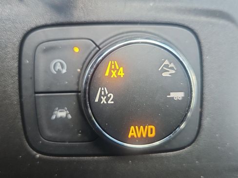 Used 2023 Chevrolet Traverse RS AWD/4WD image 22