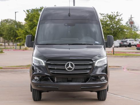Used 2024 Mercedes-Benz Sprinter 3500 image 5
