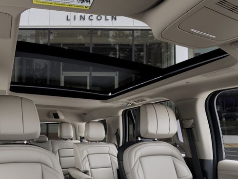 New 2027 Lincoln Navigator Reserve AWD/4WD image 22