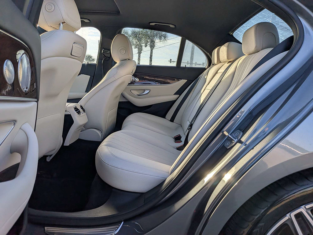 Used 2018 Mercedes-Benz E 300 image 13