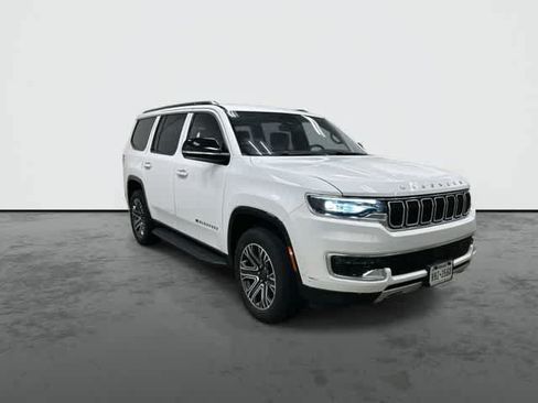 Used 2024 Jeep Wagoneer Series II w/ Flexible Seating Group RWD image 6