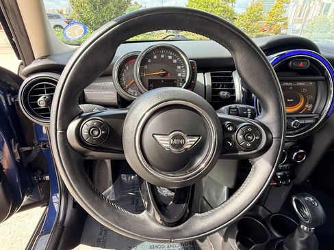 Used 2017 MINI Cooper 4-Door Hardtop image 29