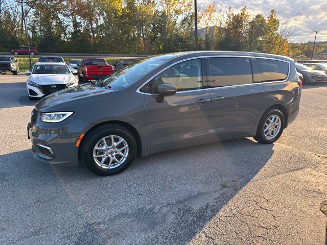 Used 2023 Chrysler Pacifica Touring-L FWD image 30