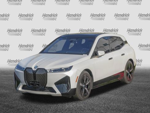 Certified 2023 BMW iX xDrive50 w/ Premium Package AWD/4WD image 5