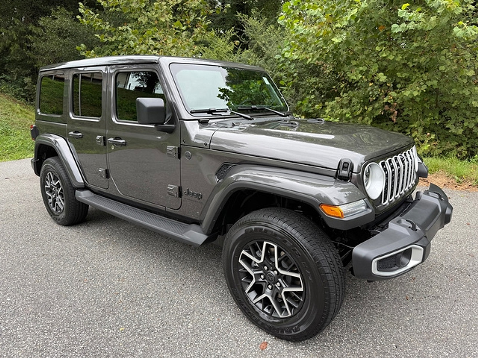 New 2027 Jeep Wrangler Unlimited Sahara AWD/4WD image 5