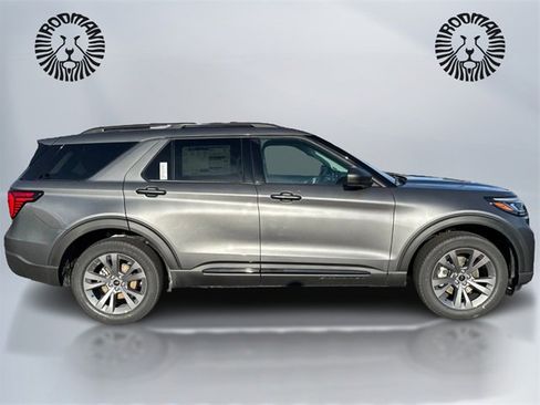 New 2026 Ford Explorer Active w/ Active Comfort Package image 4
