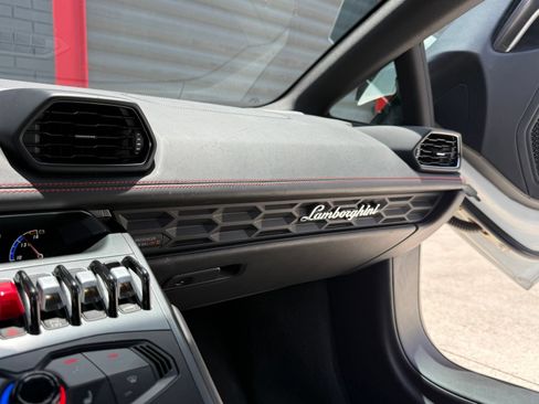 Used 2015 Lamborghini Huracan LP 610-4 AWD/4WD image 37