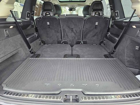 Certified 2023 Volvo XC90 B6 Ultimate w/ Lounge Package AWD/4WD image 16