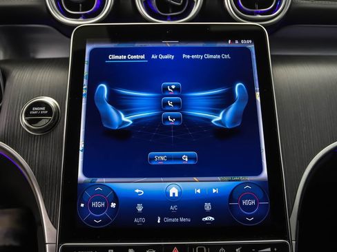 Used 2025 Mercedes-Benz GLC 350e 4MATIC image 18