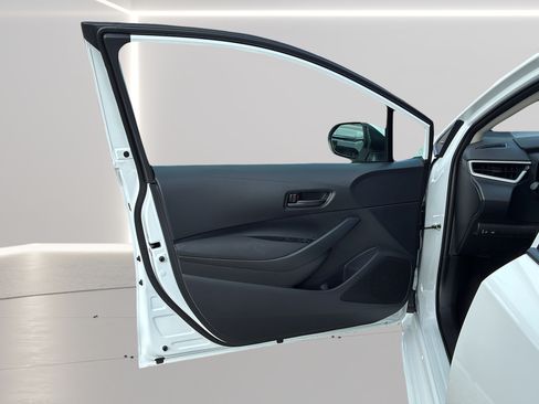 Used 2026 Toyota Corolla LE FWD image 20