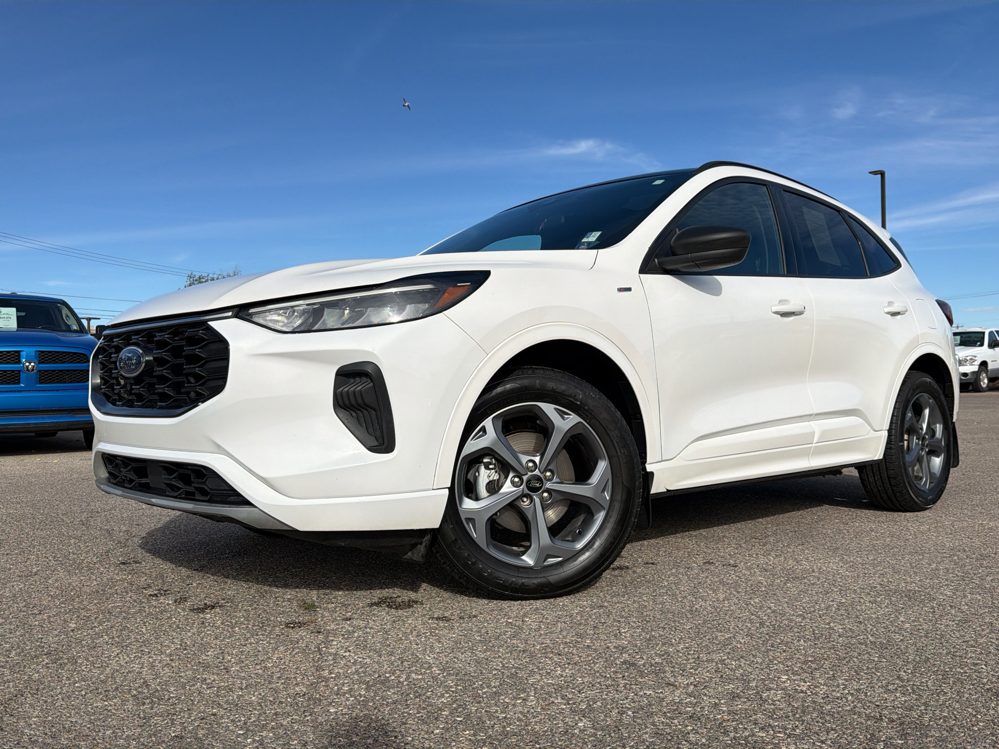 Used 2024 Ford Escape ST-Line w/ Tech Pack #1 AWD/4WD image 1