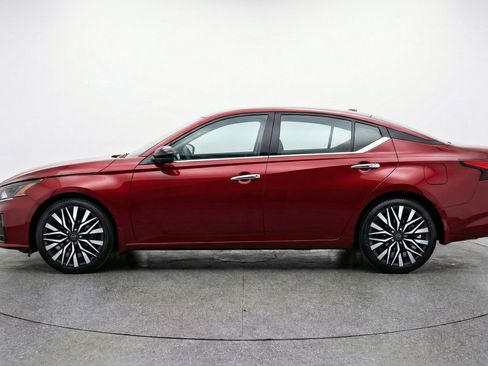 Used 2025 Nissan Altima 2.5 SV FWD image 5