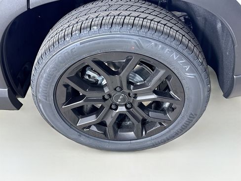 New 2025 Honda Pilot Touring image 40