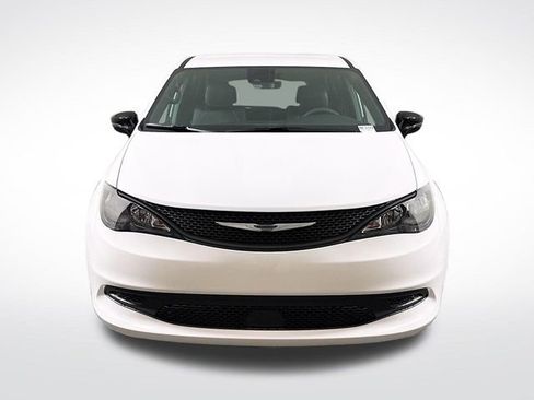 New 2026 Chrysler Voyager LX image 2