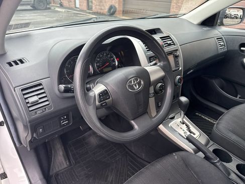 Used 2013 Toyota Corolla S image 25
