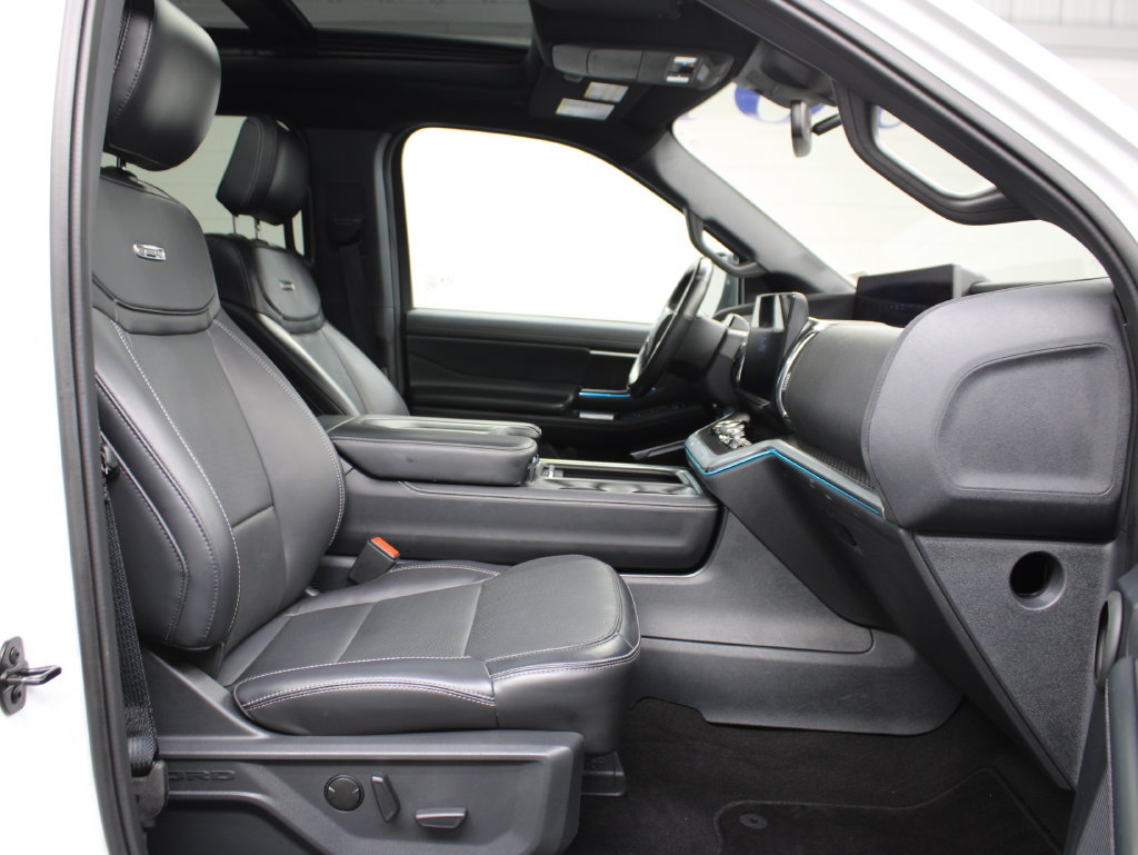 Used 2025 Ford Expedition Max Platinum w/ Stealth Appearance Package AWD/4WD image 42