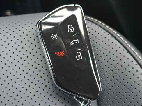 New 2026 Volkswagen Tiguan SE R-Line image 27