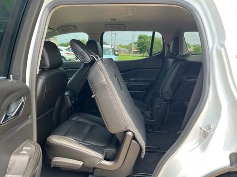 Used 2019 GMC Acadia SLT FWD image 15