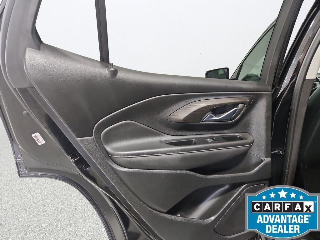 Used 2023 GMC Terrain SLT w/ Infotainment Package II AWD/4WD image 17