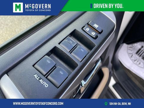 Used 2014 Toyota 4Runner SR5 AWD/4WD image 15