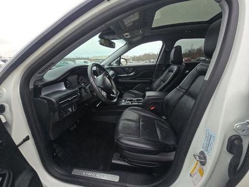 Used 2022 Lincoln Corsair Standard w/ Premium Package image 12