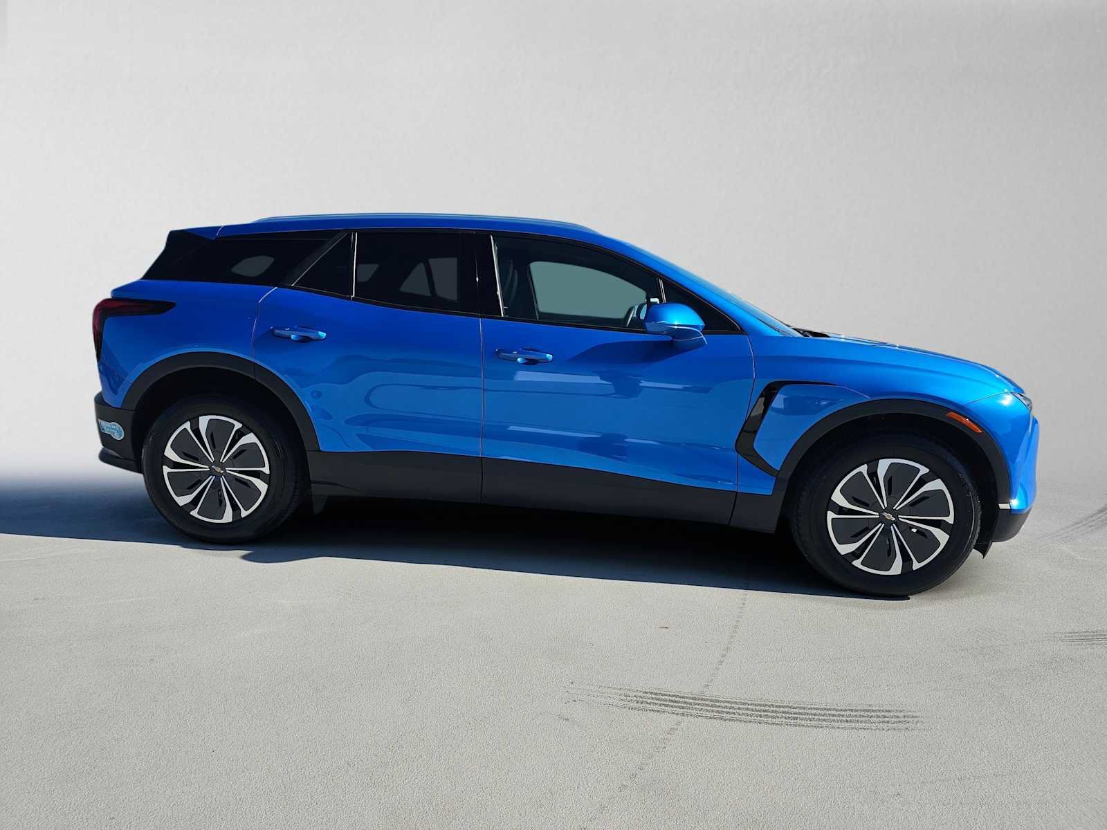 Used 2024 Chevrolet Blazer EV LT AWD/4WD image 2
