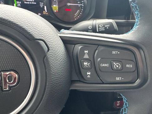 Used 2024 Jeep Wrangler Unlimited Rubicon 4xe AWD/4WD image 40