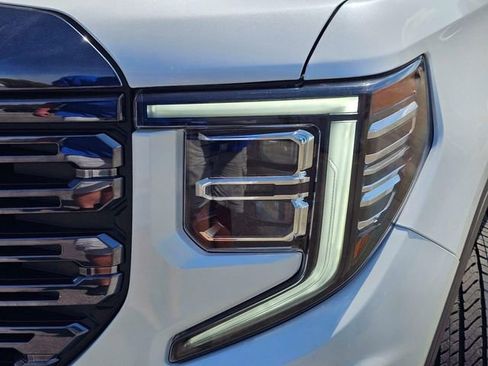 Used 2024 GMC Sierra 1500 Denali Ultimate image 9