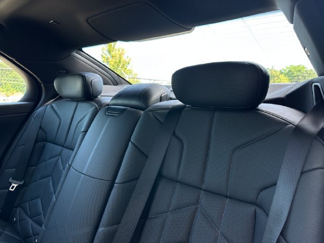 Used 2023 BMW 740i w/ Parking Assistance Package RWD image 26